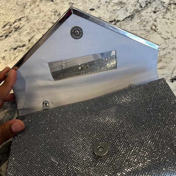 Shimmery clutch - Picture 2 of 2